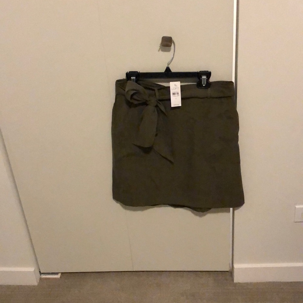 New Loft army green skirt -S